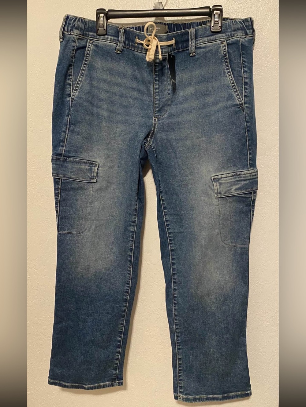 Torrid Mid Rise Stretch Boyfriend Cargo Jeans size 1 Short (14-16)